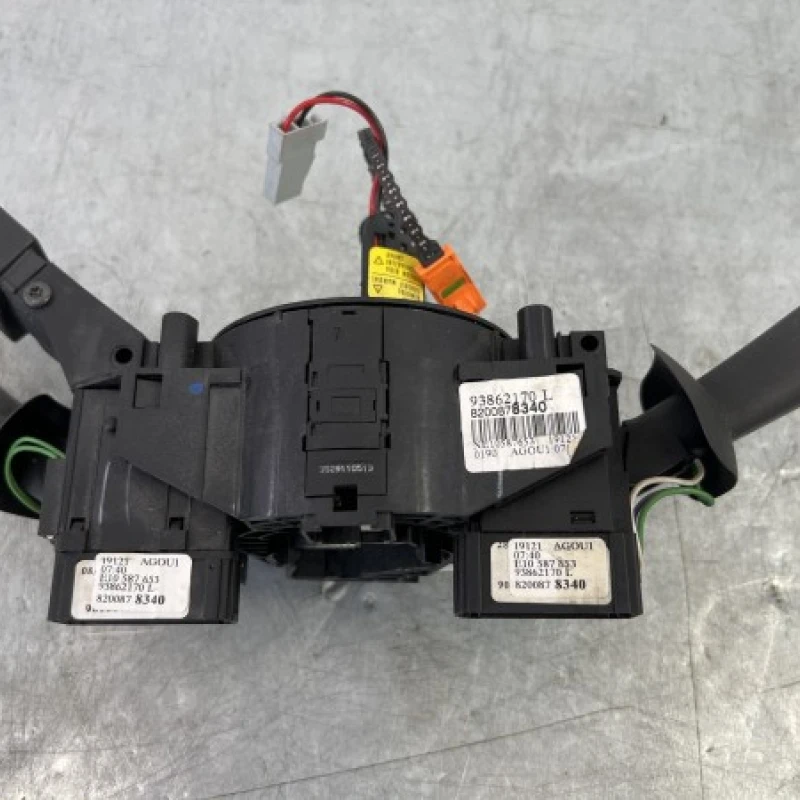 Spira volan cu manete / Opel Vivaro Vivaro A 2012 / Audio si electronice