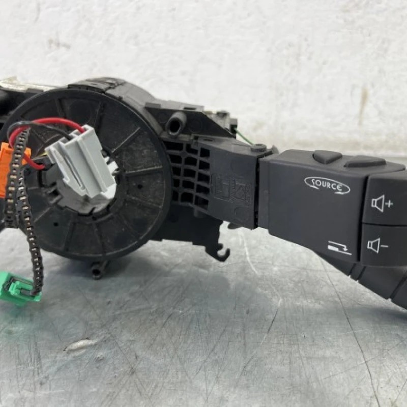 Spira volan cu manete / Opel Vivaro Vivaro A 2012 / Audio si electronice