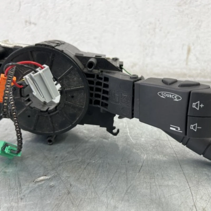 Spira volan cu manete / Opel Vivaro Vivaro A 2012 / Audio si electronice