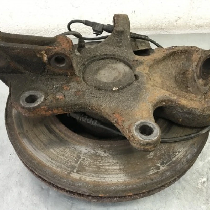 Fuzeta stanga fata Volkswagen 