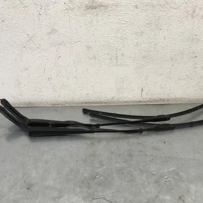Brate stergatoare fata / Volkswagen Crafter 2E/2F 2010 / Caroserie, oglinzi si faruri