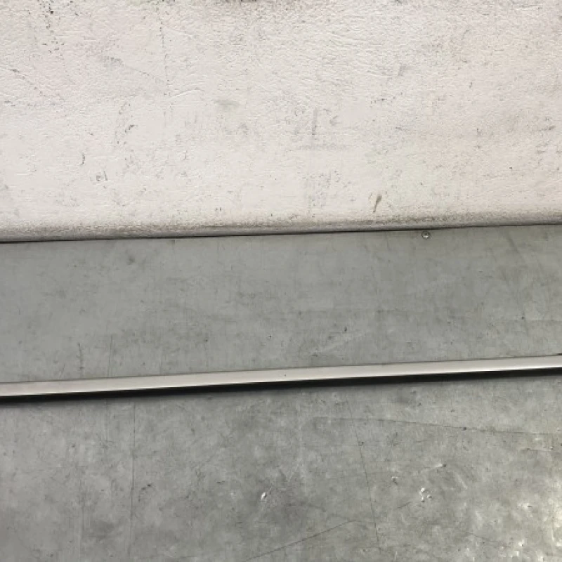 Bandou usa stanga fata Ford 