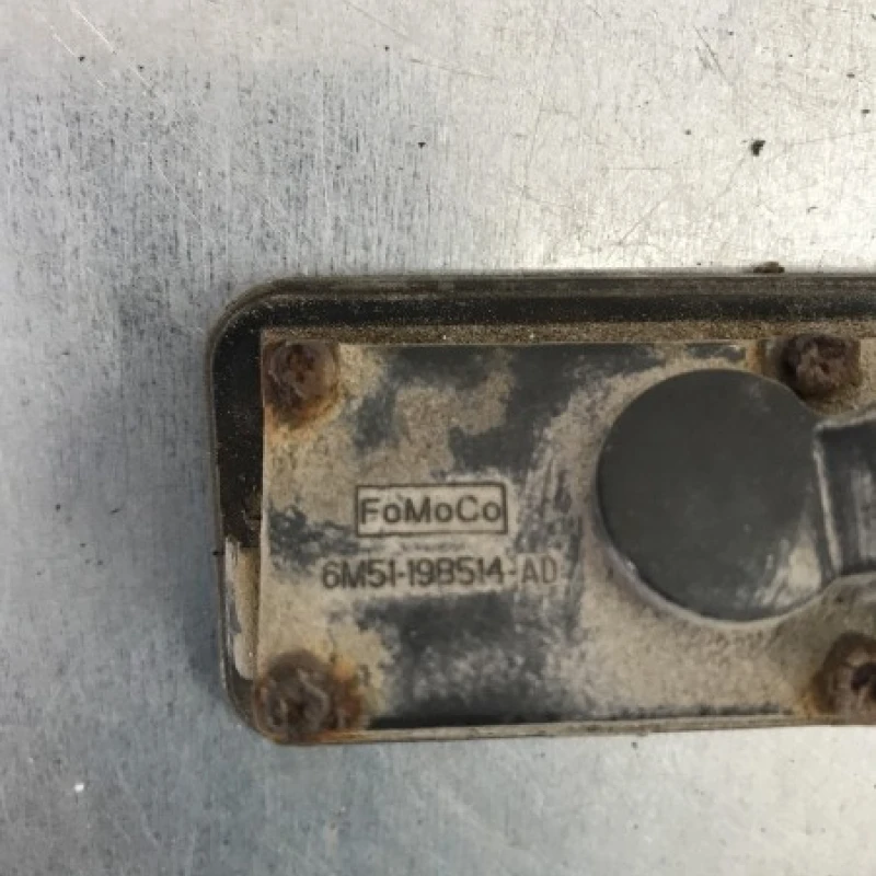 Maner buton deschidere haion / Ford Mondeo MK4 2011 / Caroserie, oglinzi si faruri