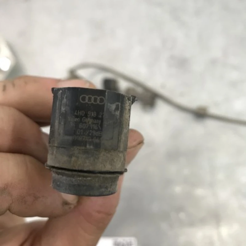 Senzor parcare / Volkswagen Passat B6 2010 / Audio si electronice