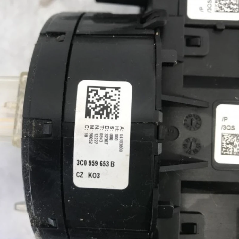 Spira volan cu manete / Volkswagen Passat B6 2008 / Audio si electronice