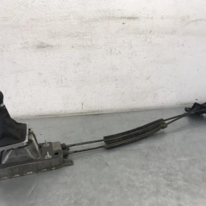 Timonerie cutie de viteze manuala / Volkswagen Passat B6 2008 / Cutie viteze, ambreiaj, transmisie