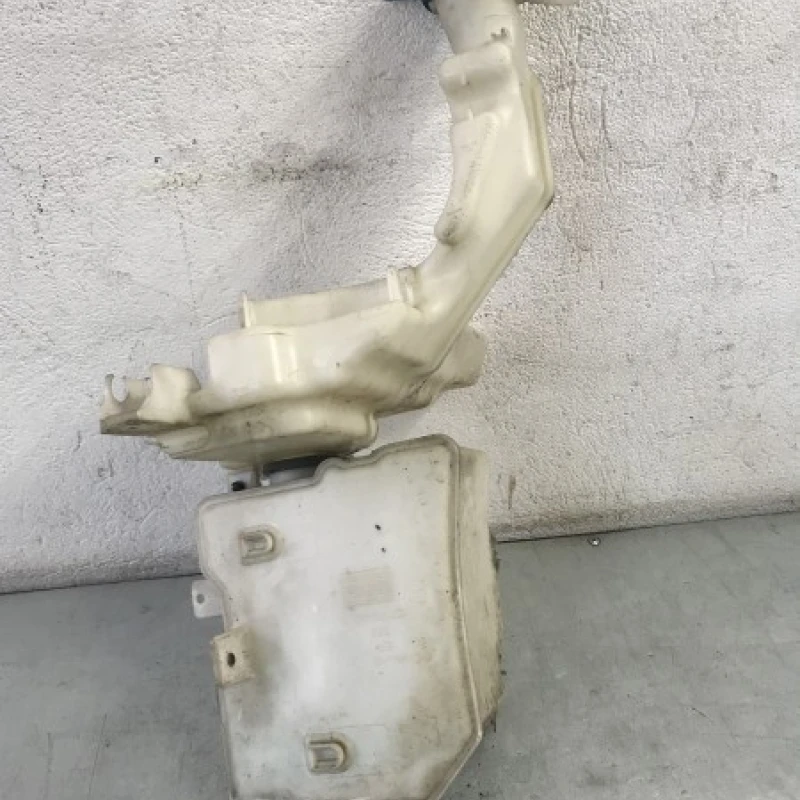 Vas lichid parbriz strop gel / Volkswagen Passat B6 2008 / Caroserie, oglinzi si faruri