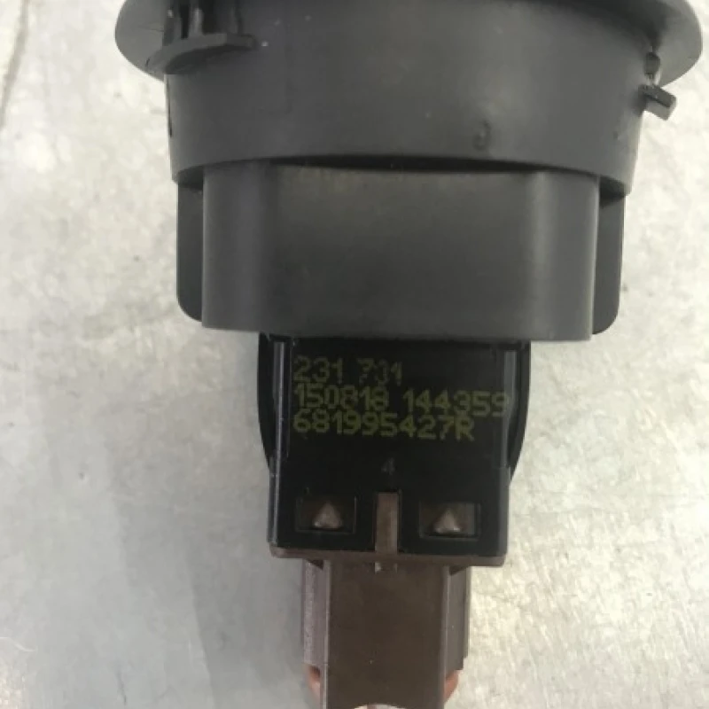 Buton airbag / Dacia Sandero Stepway 2016 / Interior
