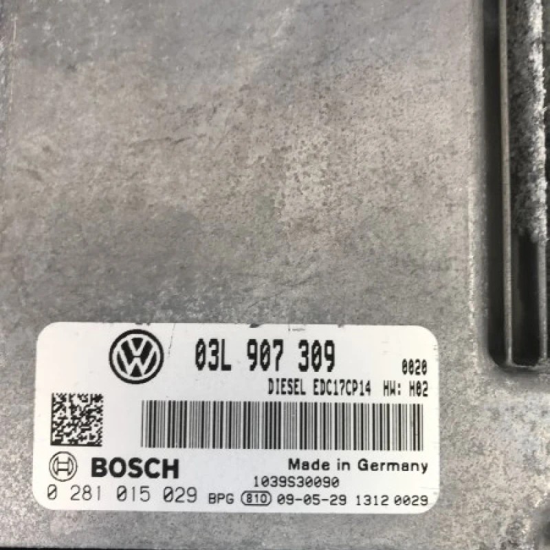 Calculator motor ecu / Volkswagen Passat B6 2010 / Audio si electronice