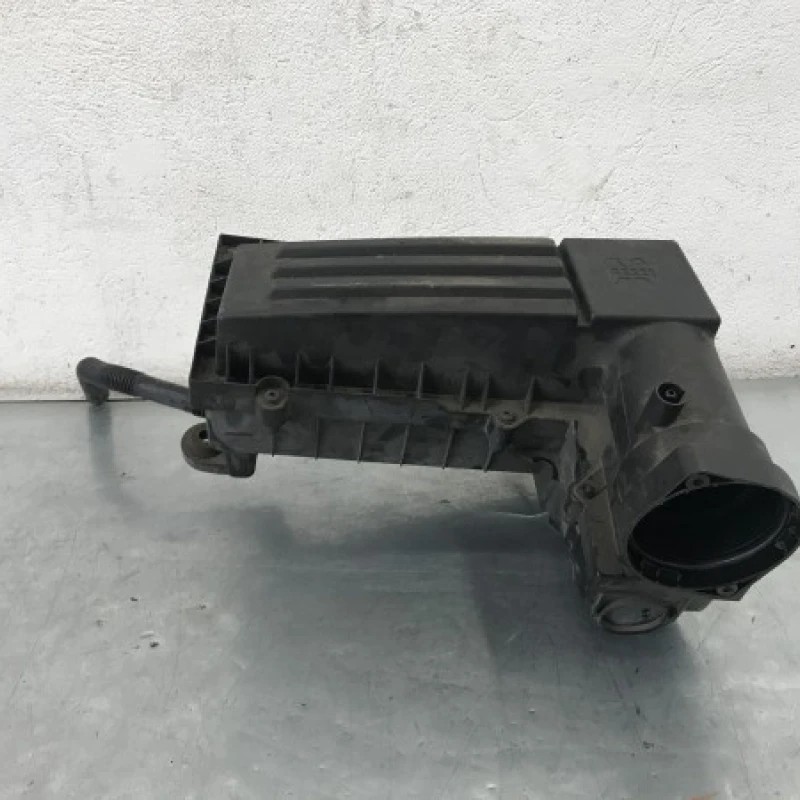Carcasa filtru aer Volkswagen Passat B6 2010