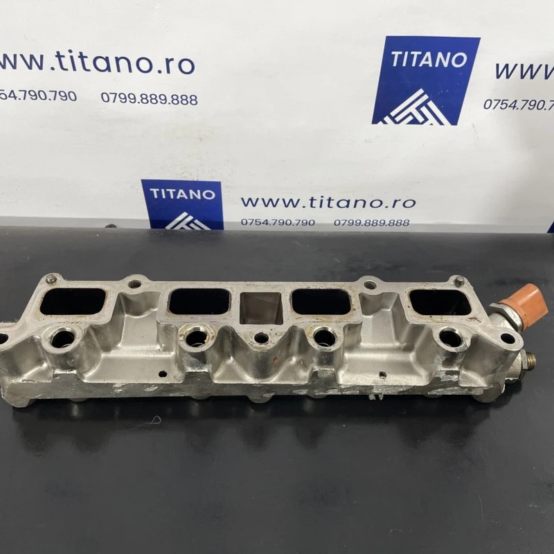 Rampa injectoare cu senzor Seat Alhambra 7N 2012