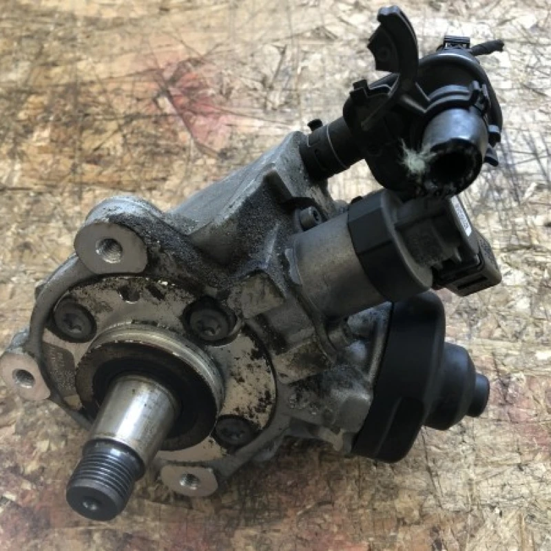 Pompa de injectie inalte / Volkswagen Passat B6 2010 / Motor, racire si evacuare