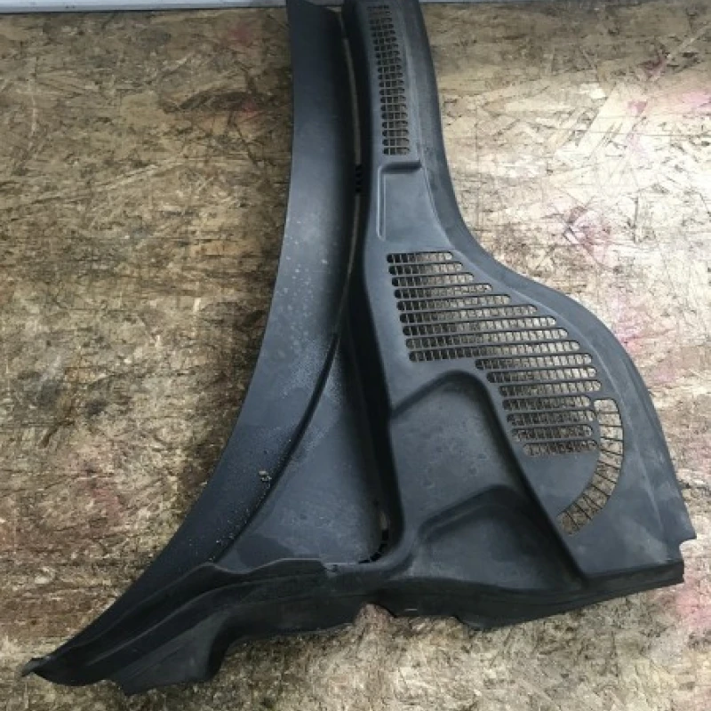 Grila stergatoare Skoda 