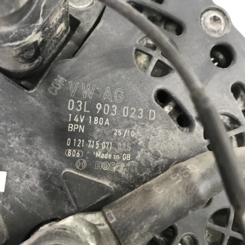 Alternator / Volkswagen Passat B6 2010 / Motor, racire si evacuare