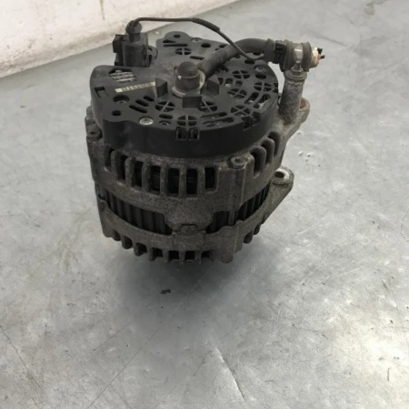 Alternator / Volkswagen Passat B6 2010 / Motor, racire si evacuare