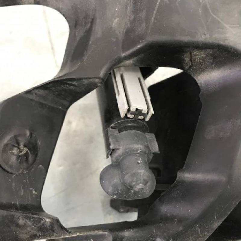 Spalator far / Ford Mondeo MK4 2011 / Caroserie, oglinzi si faruri