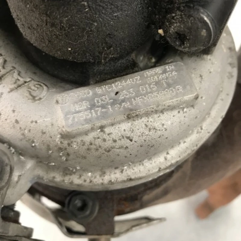 Turbosuflanta turbo turbina / Volkswagen Passat B6 2010 / Motor, racire si evacuare