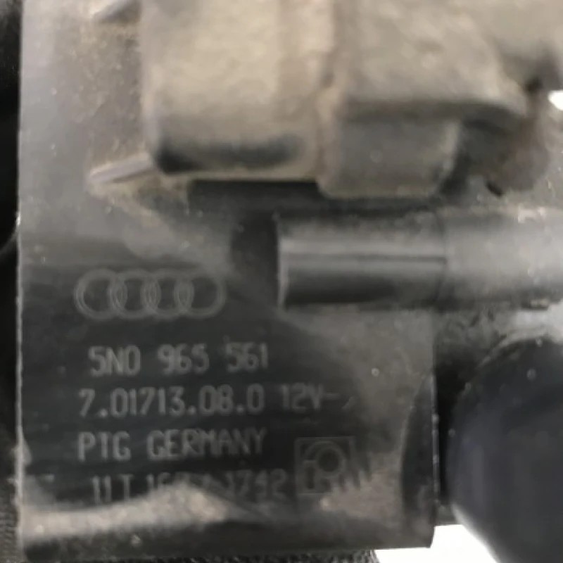 Pompa auxiliara recirculare apa / Volkswagen Passat B7 2012 / Motor, racire si evacuare