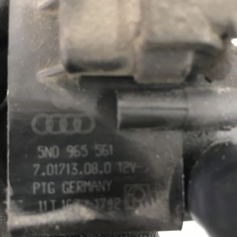 Pompa auxiliara recirculare apa / Volkswagen Passat B7 2012 / Motor, racire si evacuare