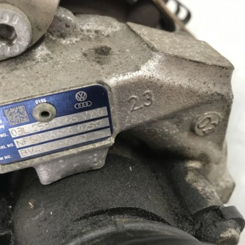 Turbosuflanta turbo turbina / Volkswagen Passat B7 2012 / Motor, racire si evacuare