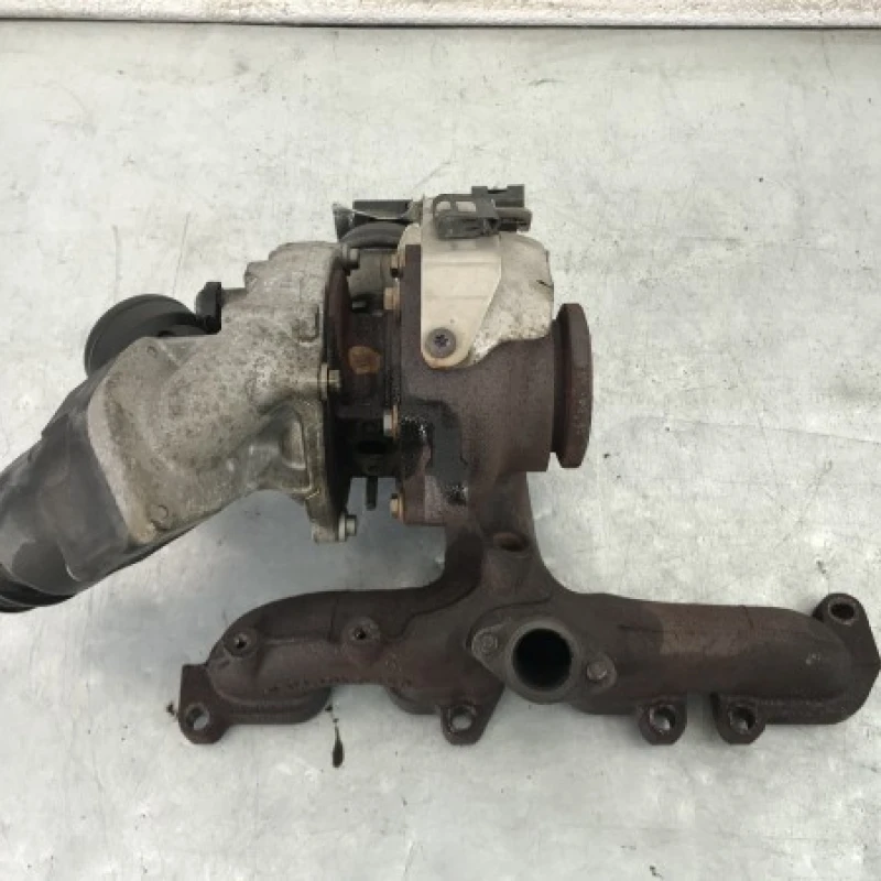 Turbosuflanta turbo turbina / Volkswagen Passat B7 2012 / Motor, racire si evacuare