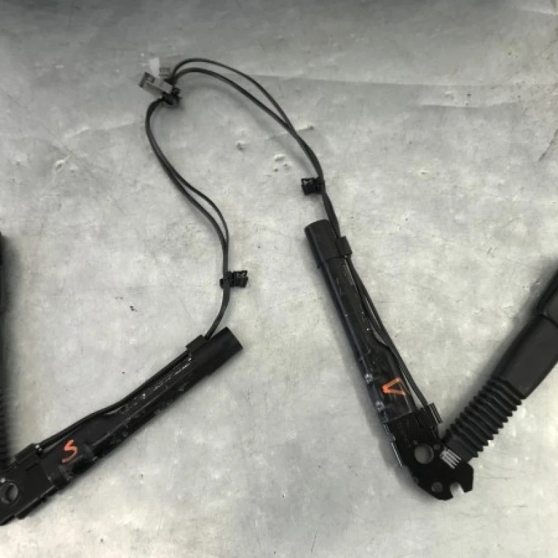 Pretensioner stanga dreapta / BMW X1 E84 2012 / Audio si electronice