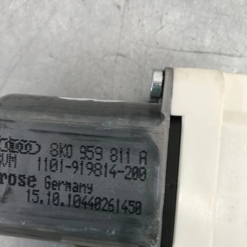Motoras geam stanga spate / Audi A4 B8 2010 / Audio si electronice