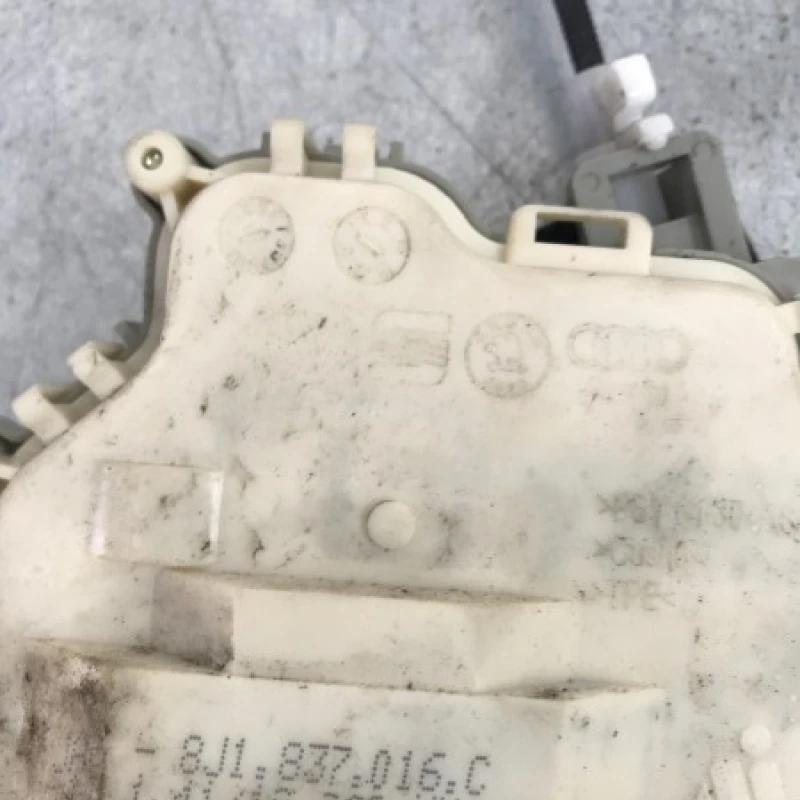 Iala broasca usa dreapta fata / Audi A4 B8 2010 / Caroserie, oglinzi si faruri