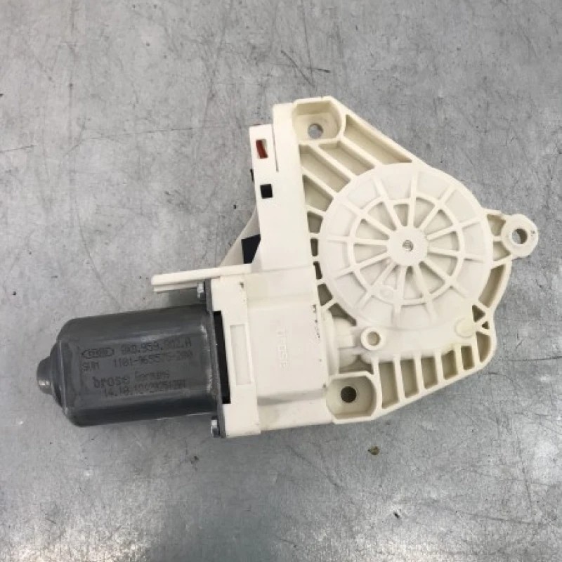 Motoras geam dreapta fata Audi A4 B8 2010