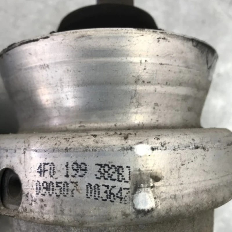Tampon motor / Audi A6 C6 2010 / Motor, racire si evacuare