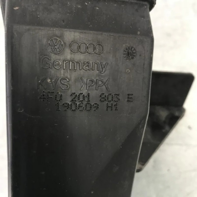 Canistra carbon / Audi A6 C6 2010 / Motor, racire si evacuare