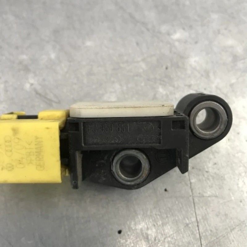 Senzor impact / Audi A6 C6 2010 / Caroserie, oglinzi si faruri