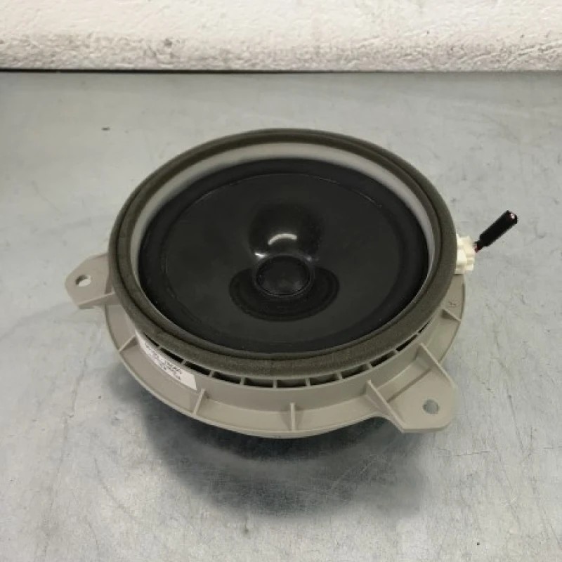 Boxa usa spate / Lexus CT 200h CT 200h 2012 / Audio si electronice