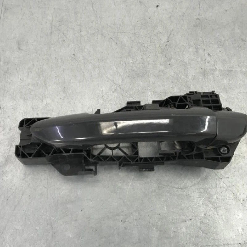 Maner usa stanga spate / Volkswagen Passat B7 2012 / Caroserie, oglinzi si faruri