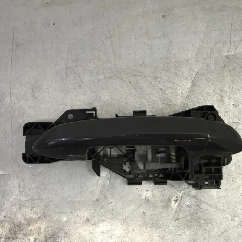 Maner usa dreapta spate / Volkswagen Passat B7 2012 / Caroserie, oglinzi si faruri