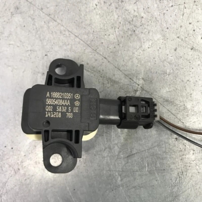 Senzor impact / Mercedes-Benz B Class W246 2015 / Audio si electronice