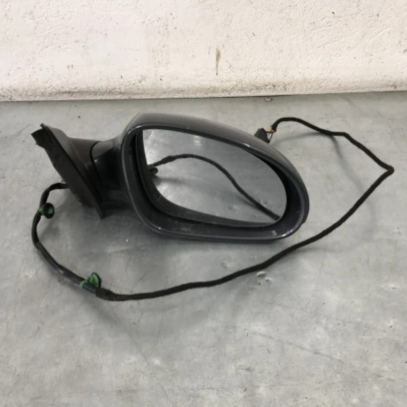 Oglinda dreapta / Volkswagen Passat B6 2008 / Caroserie, oglinzi si faruri