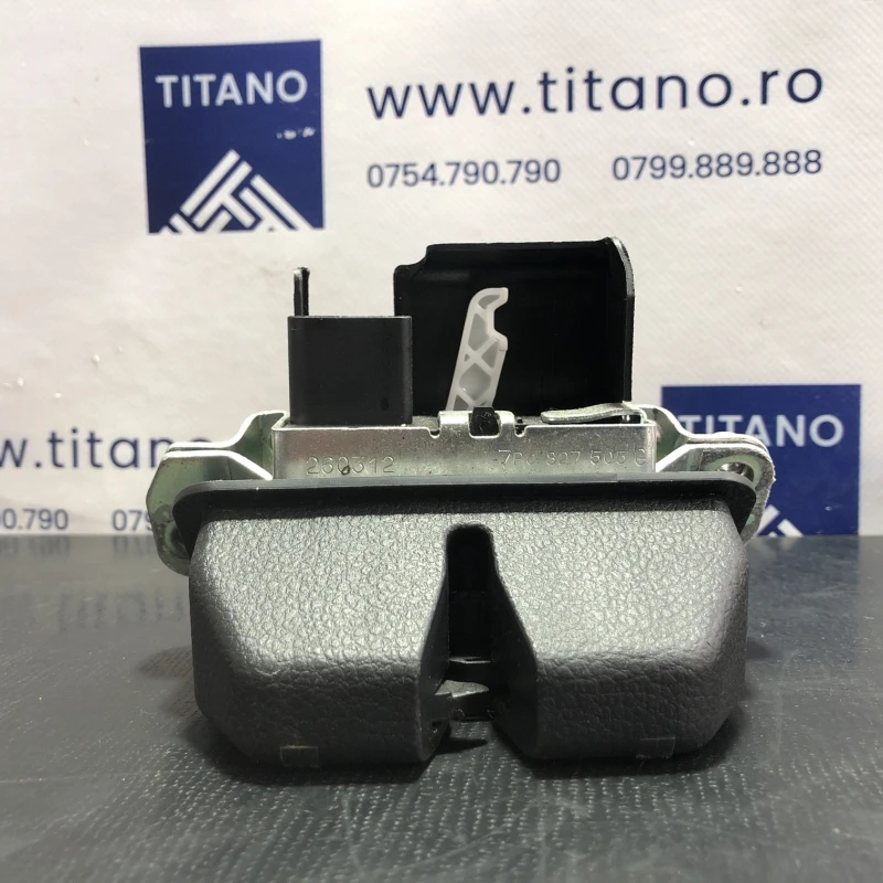 Iala broasca haion / Volkswagen Sharan 7N 2013 / Caroserie, oglinzi si faruri