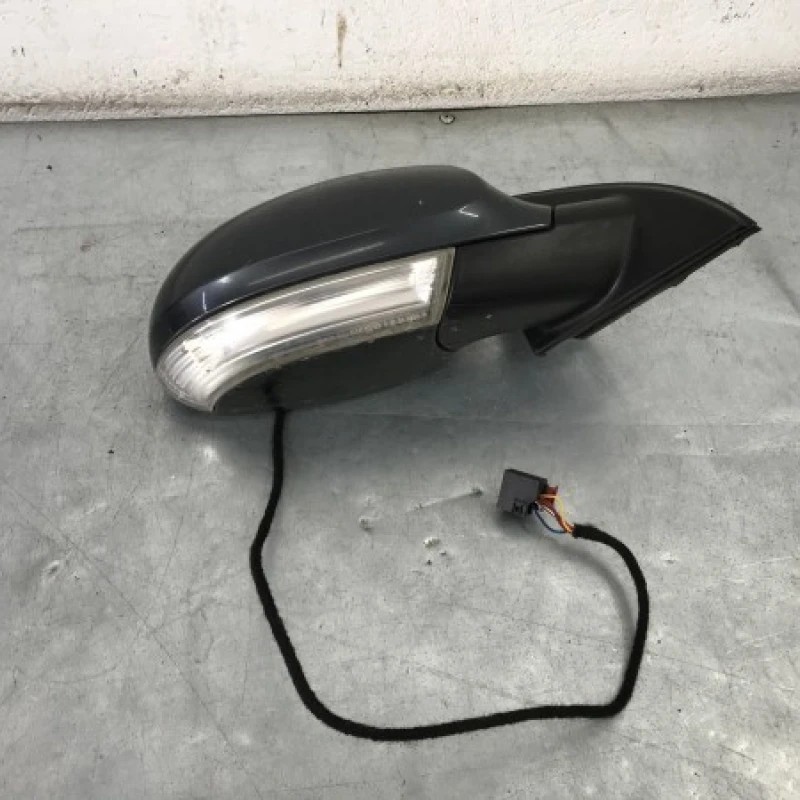 Oglinda dreapta / Volkswagen Passat B6 2008 / Caroserie, oglinzi si faruri
