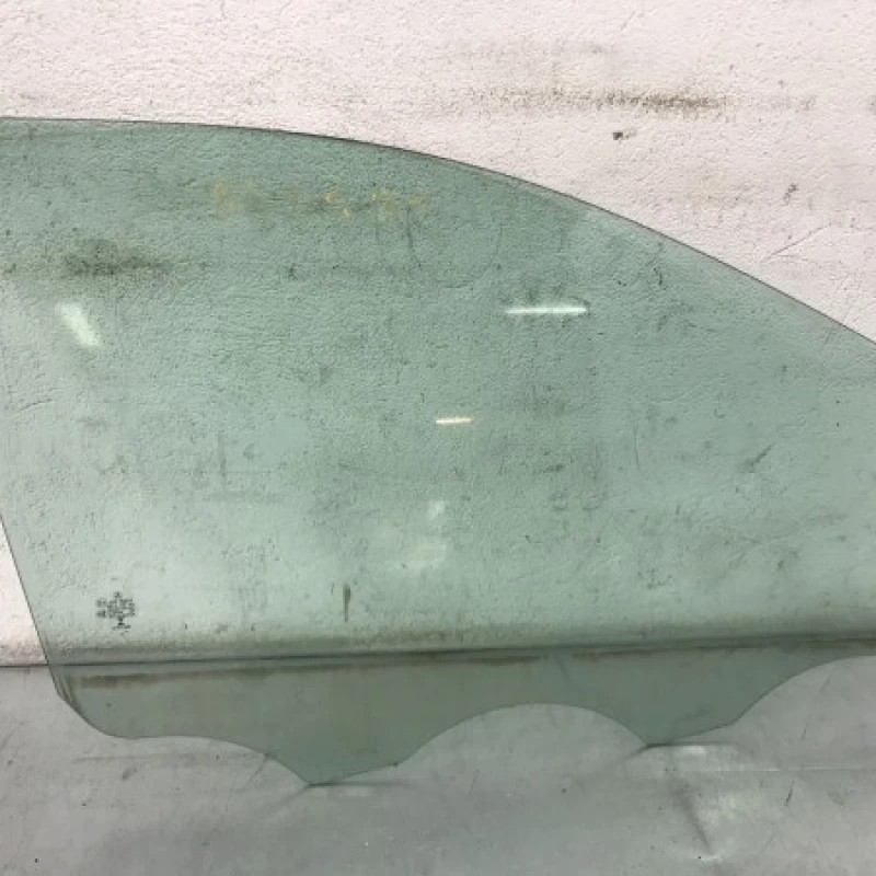 Geam dreapta fata / Mercedes-Benz B Class W246 2015 / Caroserie, oglinzi si faruri