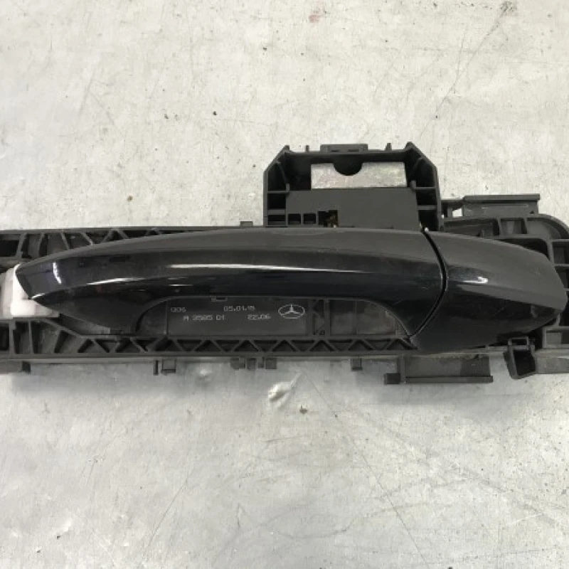 Maner usa dreapta fata Mercedes-Benz 