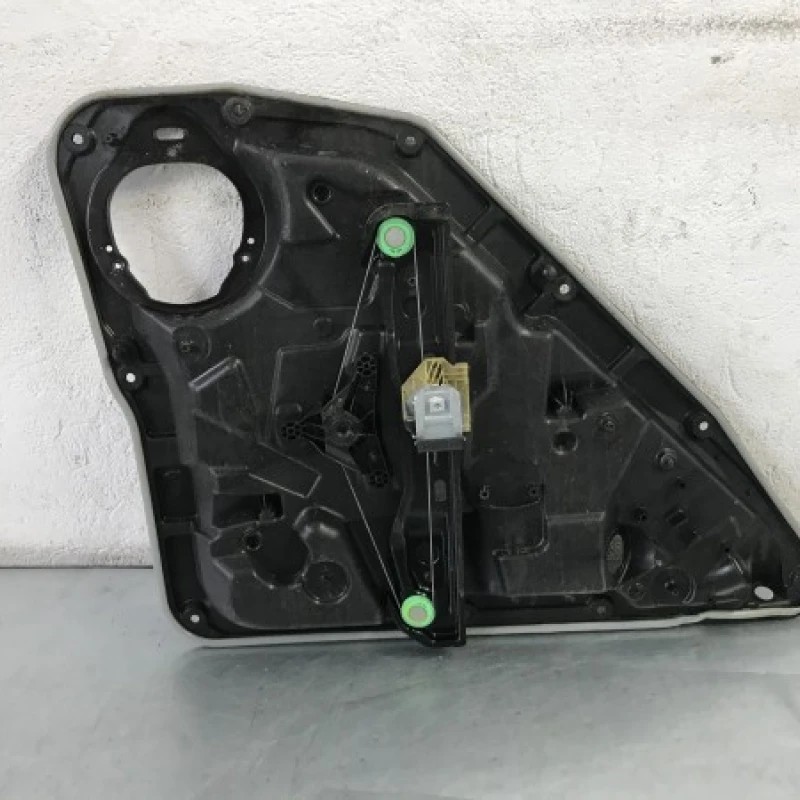 Macara geam dreapta spate / Mercedes-Benz B Class W246 2015 / Caroserie, oglinzi si faruri