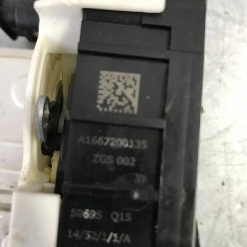 Iala broasca usa stanga fata / Mercedes-Benz B Class W246 2015 / Caroserie, oglinzi si faruri
