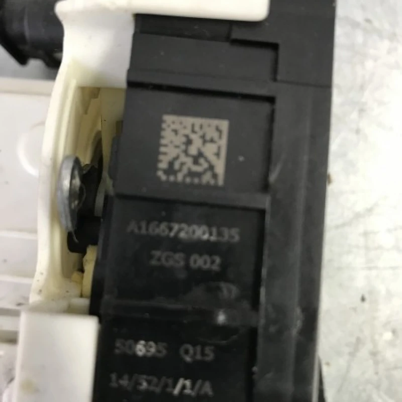 Iala broasca usa stanga fata / Mercedes-Benz B Class W246 2015 / Caroserie, oglinzi si faruri