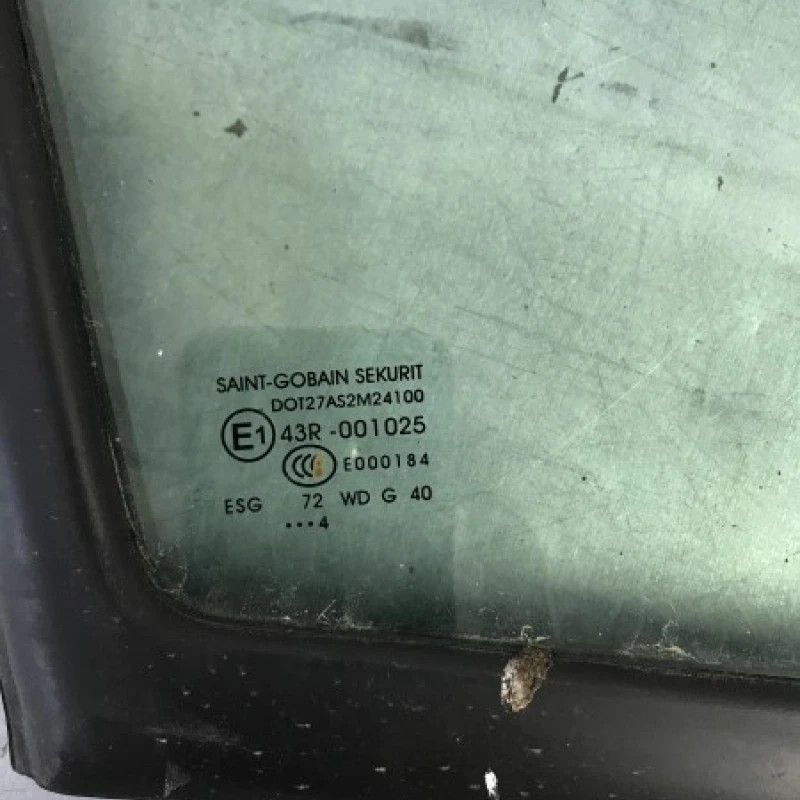 Geam dreapta fata / Mercedes-Benz Sprinter 309/310/313/314/316 2014 / Caroserie, oglinzi si faruri