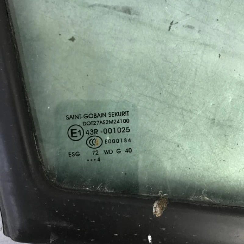 Geam dreapta fata / Mercedes-Benz Sprinter 309/310/313/314/316 2014 / Caroserie, oglinzi si faruri