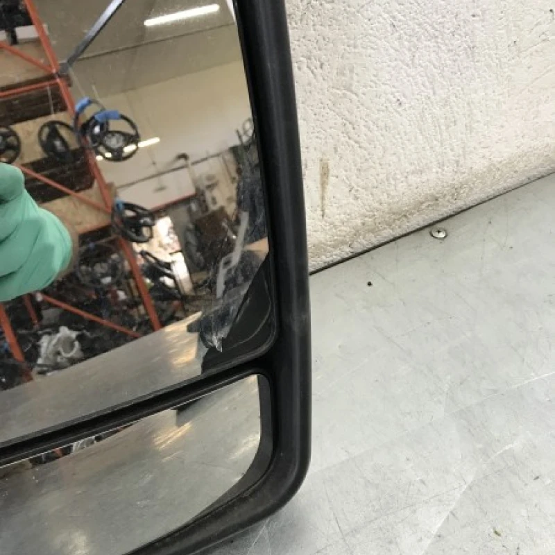 Oglinda dreapta / Volkswagen Crafter  2008 / Caroserie, oglinzi si faruri