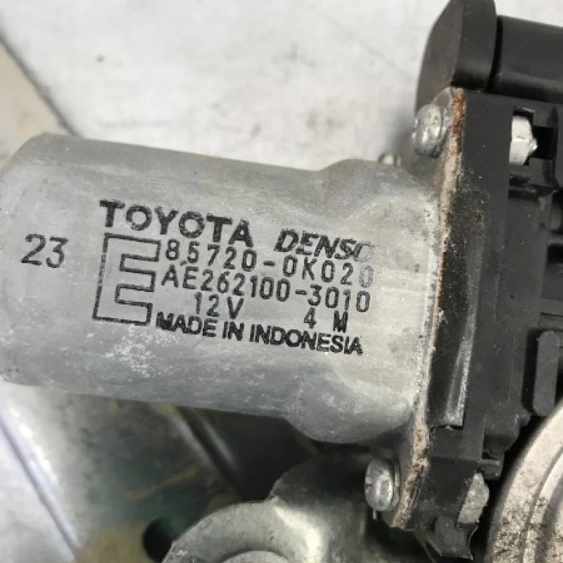 Macara geam dreapta spate / Toyota Hilux AN20 2010 / Caroserie, oglinzi si faruri