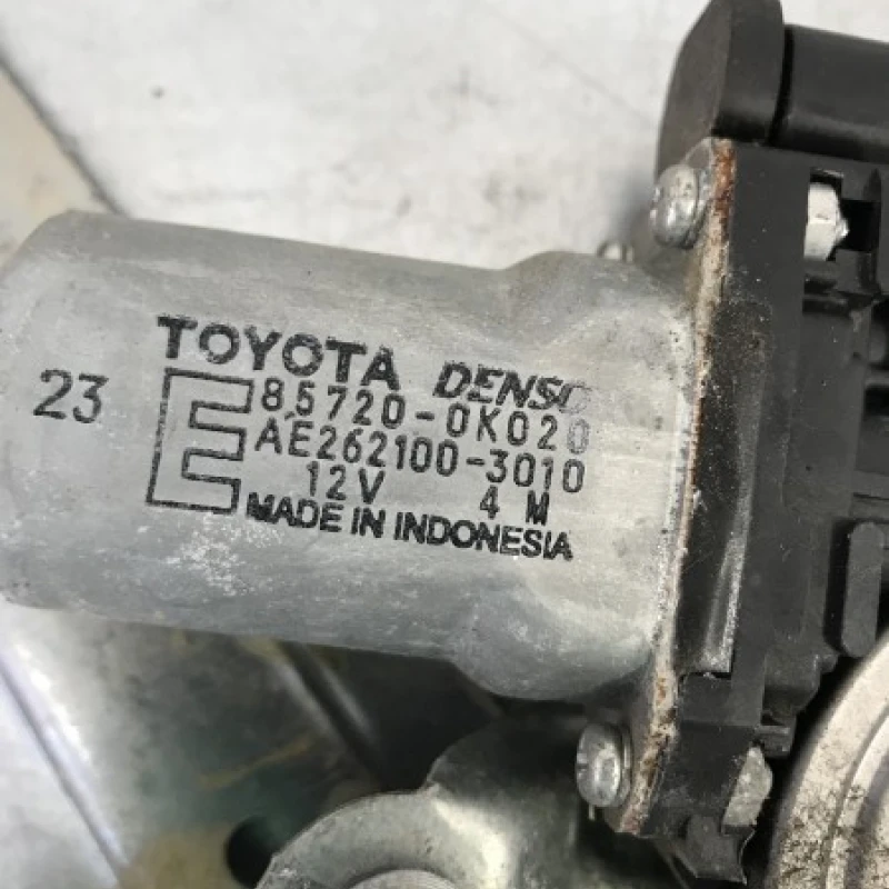 Macara geam dreapta spate / Toyota Hilux  2010 / Caroserie, oglinzi si faruri