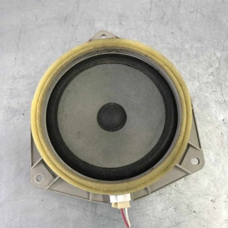 Boxa usa / Toyota Hilux AN20 2010 / Audio si electronice